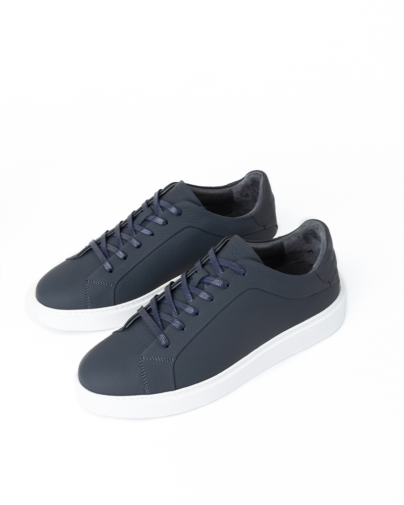 اسنیکرز چرم سرمه ایی اسنیکرز چرم سرمه ایی