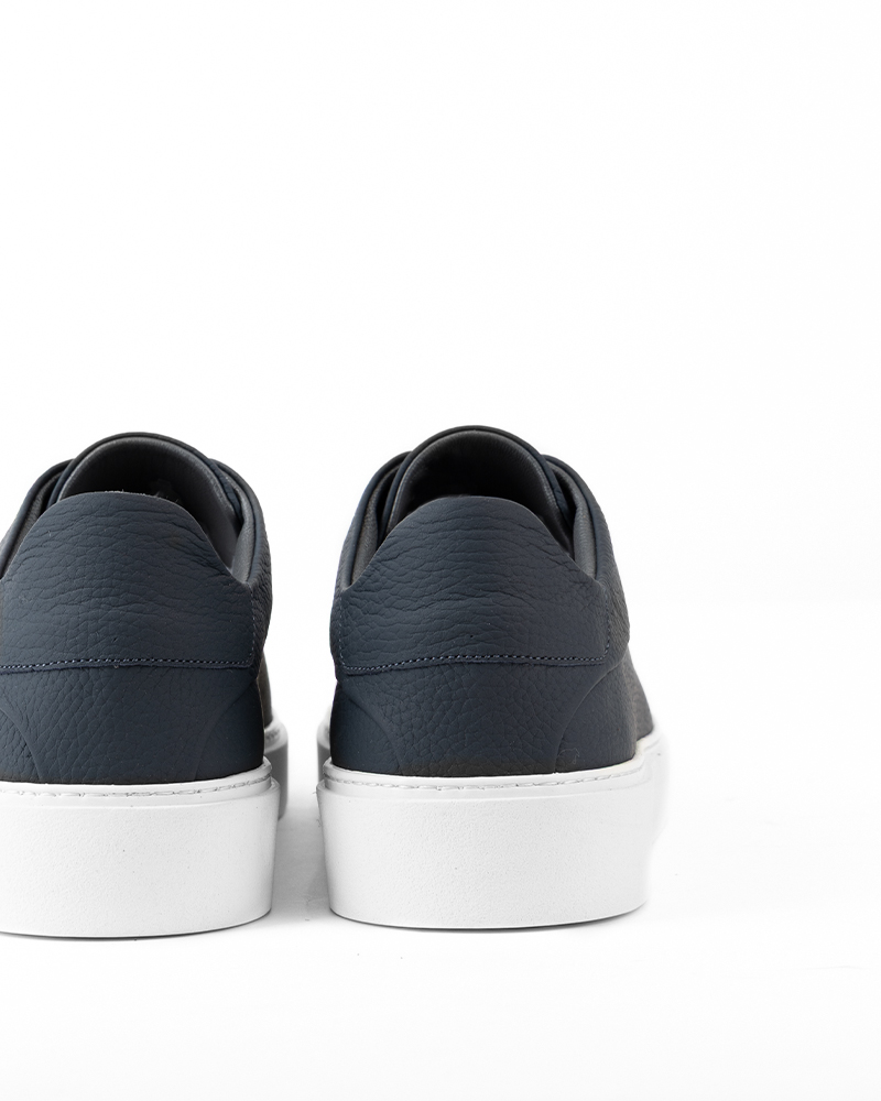 اسنیکرز چرم سرمه ایی اسنیکرز چرم سرمه ایی